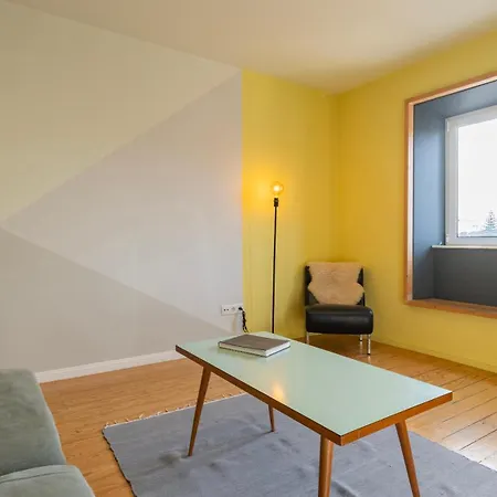 Vintage With Castle View By Lovelystay 리스본