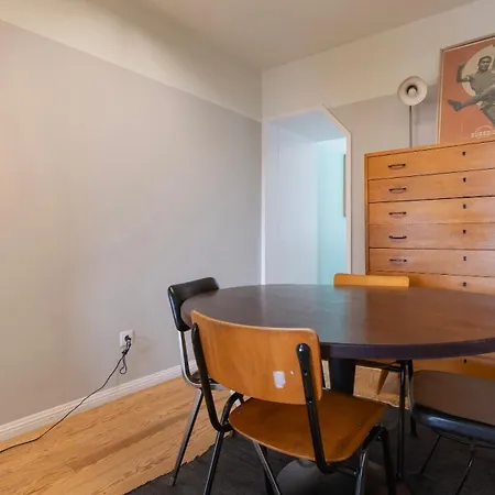 Vintage With Castle View By Lovelystay * 리스본