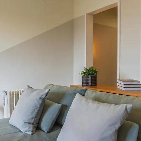 Charming Duplex With Castle View By Lovelystay *