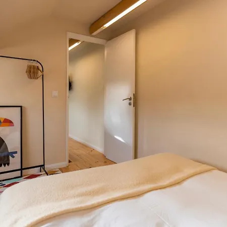 Charming Duplex With Castle View By Lovelystay Apartment