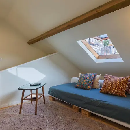 Charming Duplex With Castle View By Lovelystay *