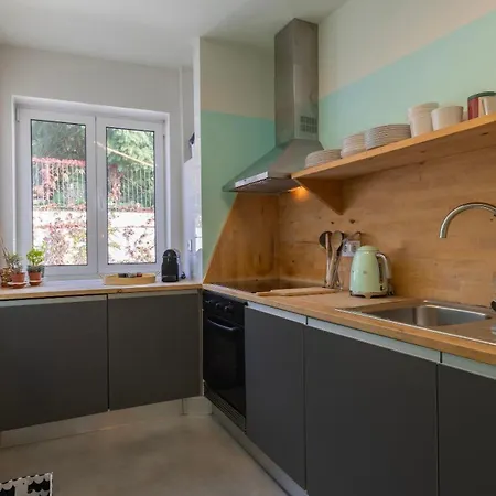 アパート Vintage With Castle View By Lovelystay リスボン