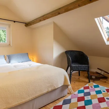 アパート Vintage With Castle View By Lovelystay *