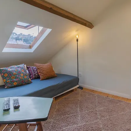 アパート Vintage With Castle View By Lovelystay *