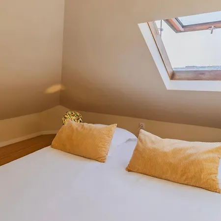 Vintage With Castle View By Lovelystay Apartmán